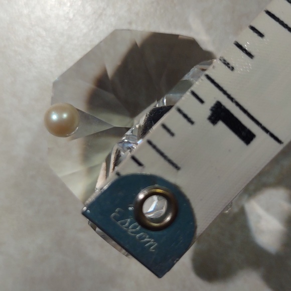 Crystal Clam with pearl. - Picture 8 of 9